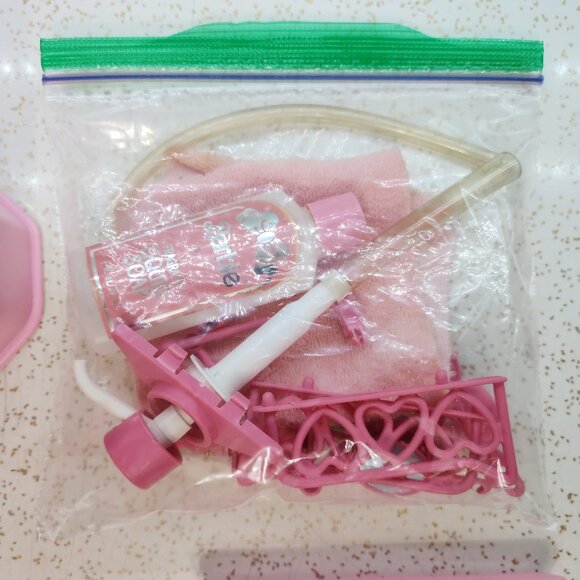 Barbie Sweet Roses Beauty Bath & Shower Kit - Picture 6 of 11